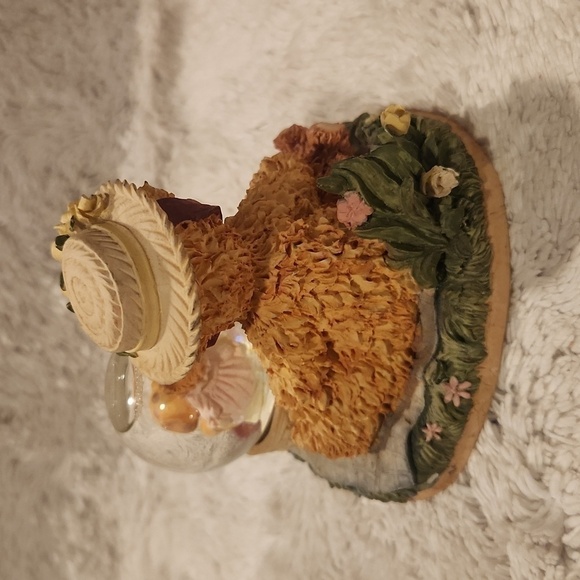 Bainbridge Bears Patricia and Benjamin Snowglobe - Picture 2 of 6